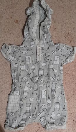 Baby Strampler Milch Kekse Muster 18M