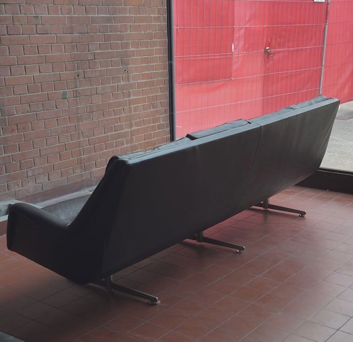 Divani: Grosses Vintage Ledersofa 1960er – Usato da Basel venduto da nizzle 9