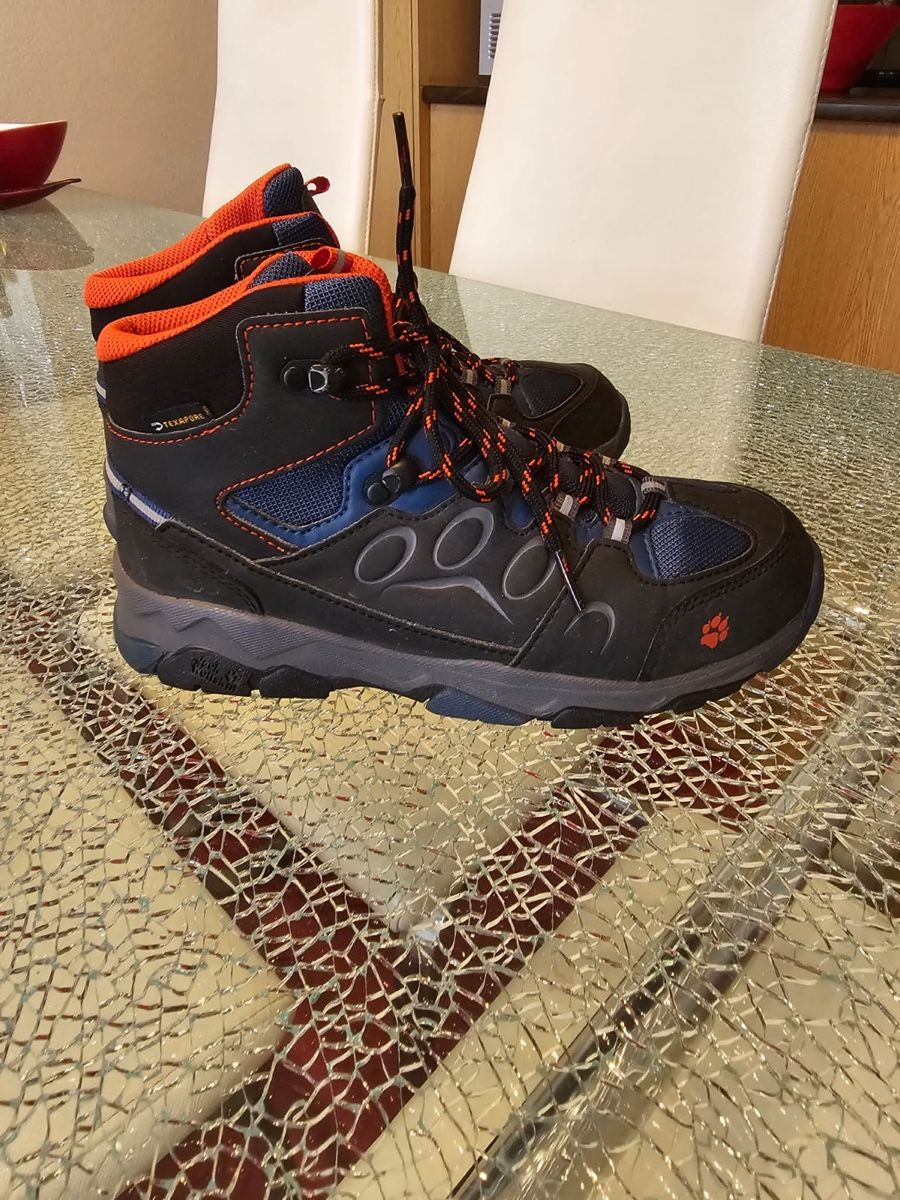 Jack Wolfskin Chaussures garçon: Jack Wolfskin Gr. 35 – D'occasion à Luzern par Reni025 1