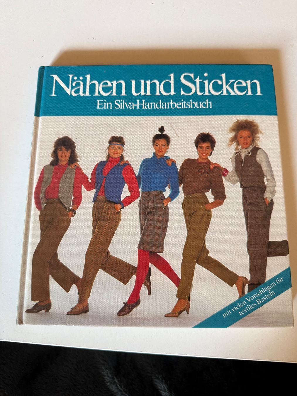 Bücher: Nähen und Stricken ein silva-Handarbeitsbuch – Gebraucht aus Buchs SG von Billikatze5