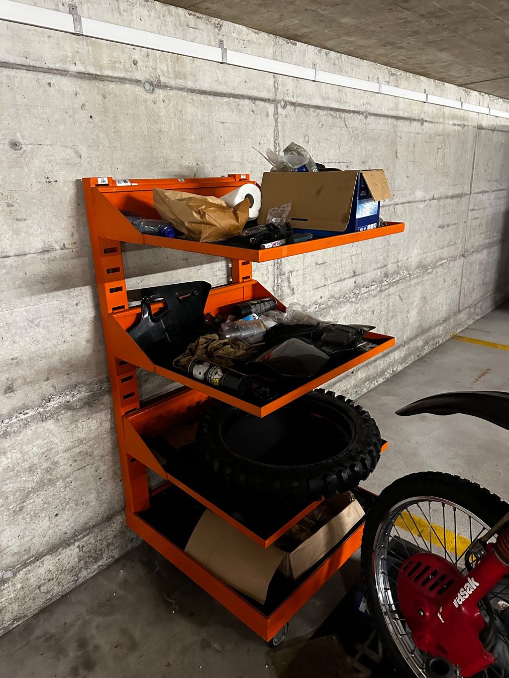 Scaffali: ESD Wagen – Usato da Zollikerberg venduto da torchi 2