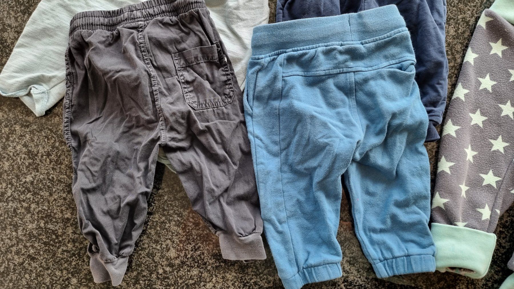 Lotti & Set di vestiti: 5 Set Hosen in Grösse 74 – Usato da Gwatt (Thun) venduto da fidibus87 1