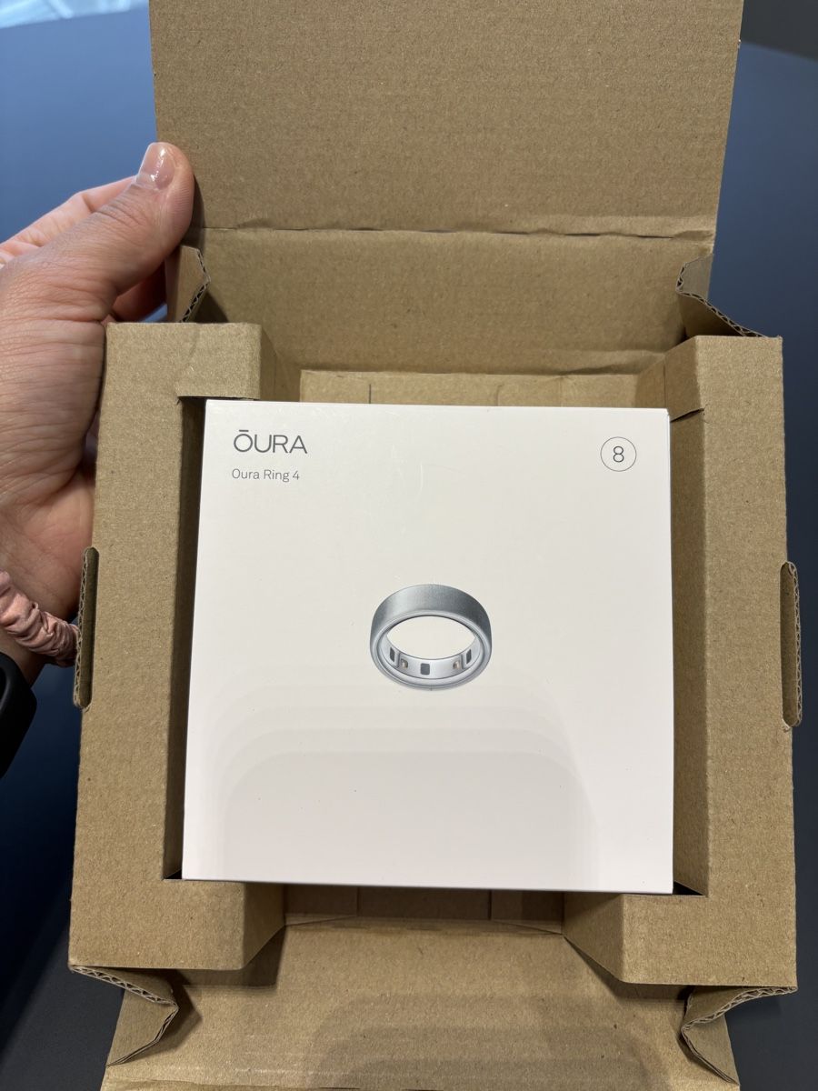 Oura Anelli: New Oura Gen 4 (size 8) brushed silver – Nuovo e nell'imballaggio originale da Genève venduto da ram_68rc