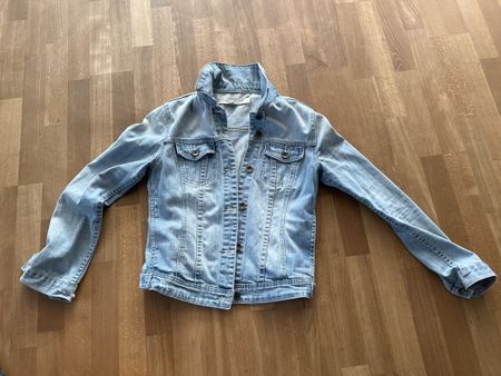 Ellen Amber Jeansjacke Gr. S, hellblau, guter Zustand! (52)