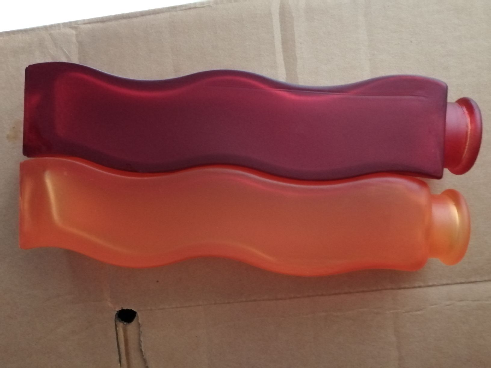 Ikea Vasi & Recipienti: zwei Ikea Vasen rot und orange – Usato da Windisch venduto da mer_6cjk 3
