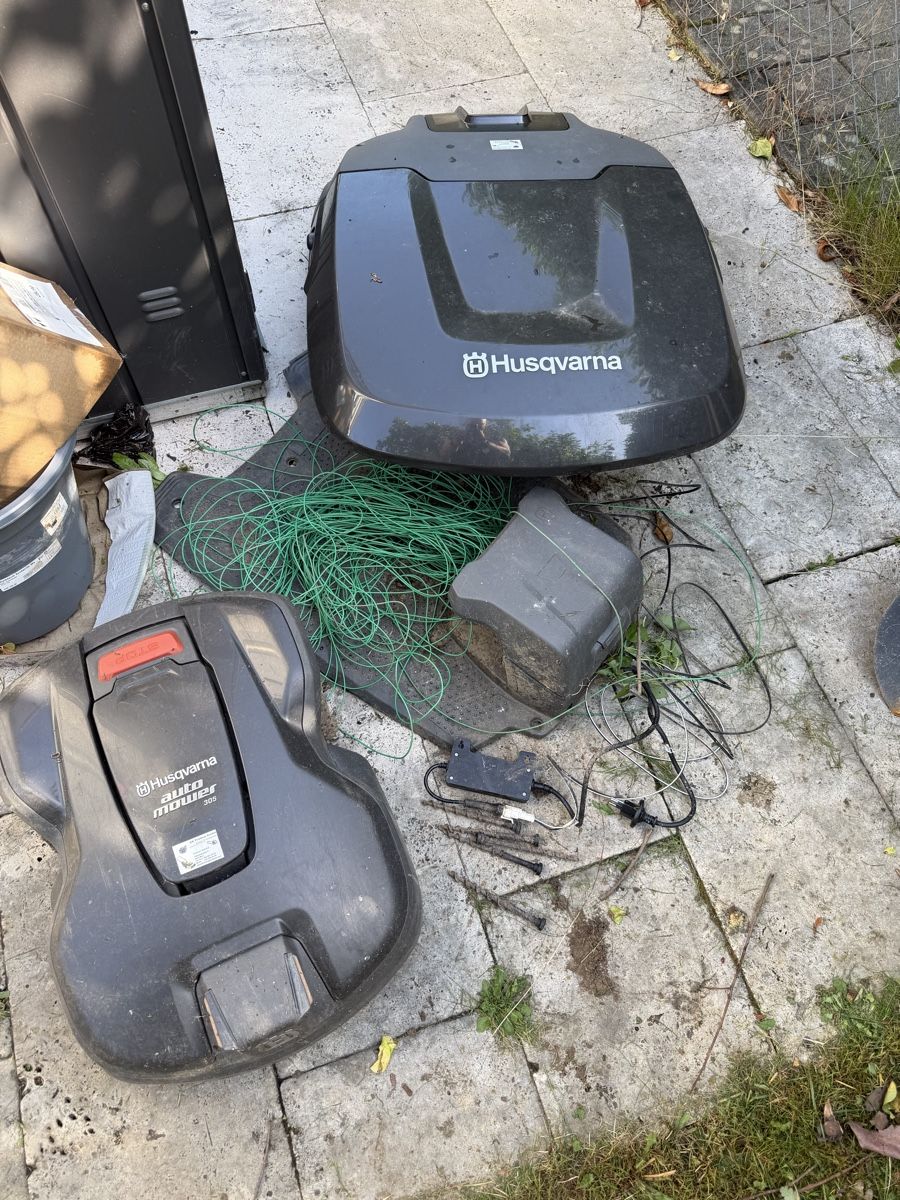 Husqvarna Tagliaerba: Husqvarna Automower 305  – Usato da Obfelden venduto da yves_1988