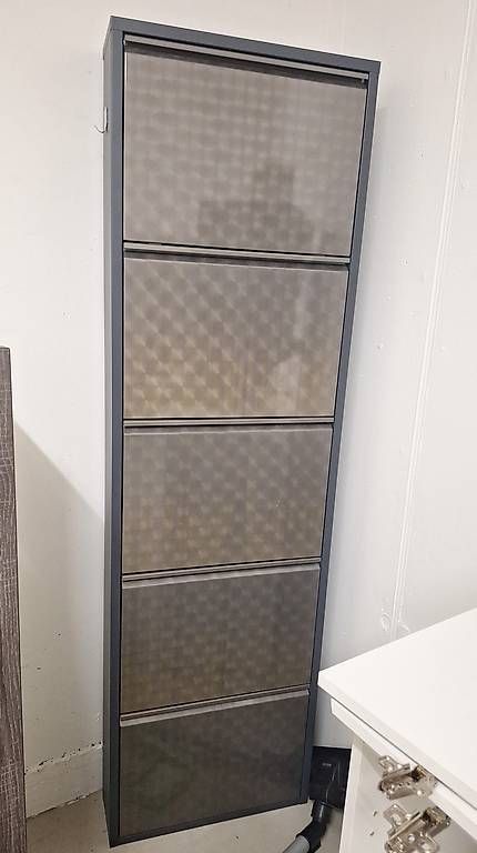 Schränke: Schuhschrank grau – Gebraucht aus Gutenswil von nao_txr5 1