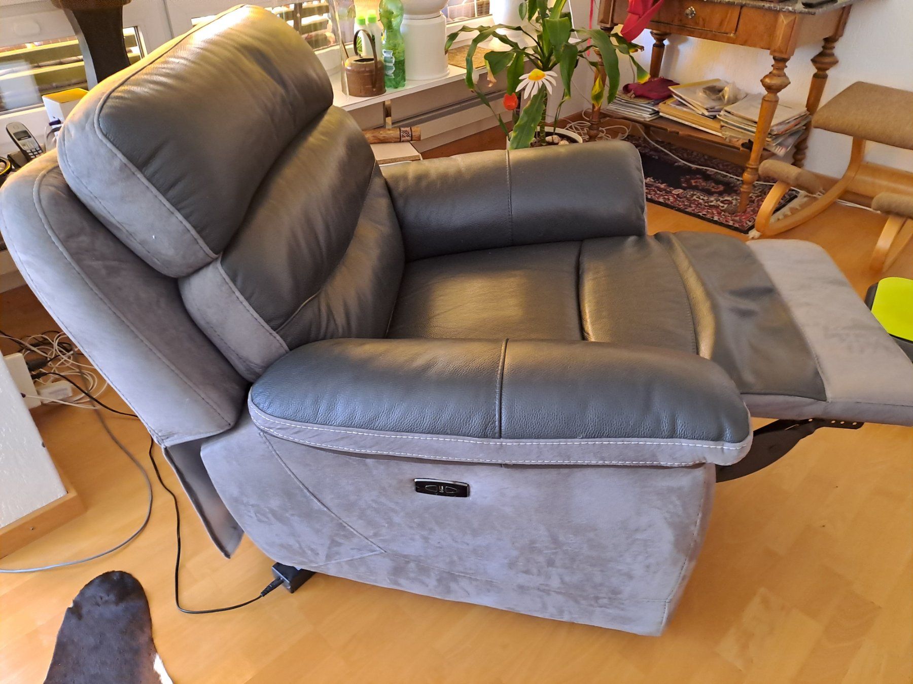 Divani: Sofas 1- uns 2-Sitzplätze aus grauem Echtleder und Alcantara – Usato da Wettswil venduto da pat_7ry7 1