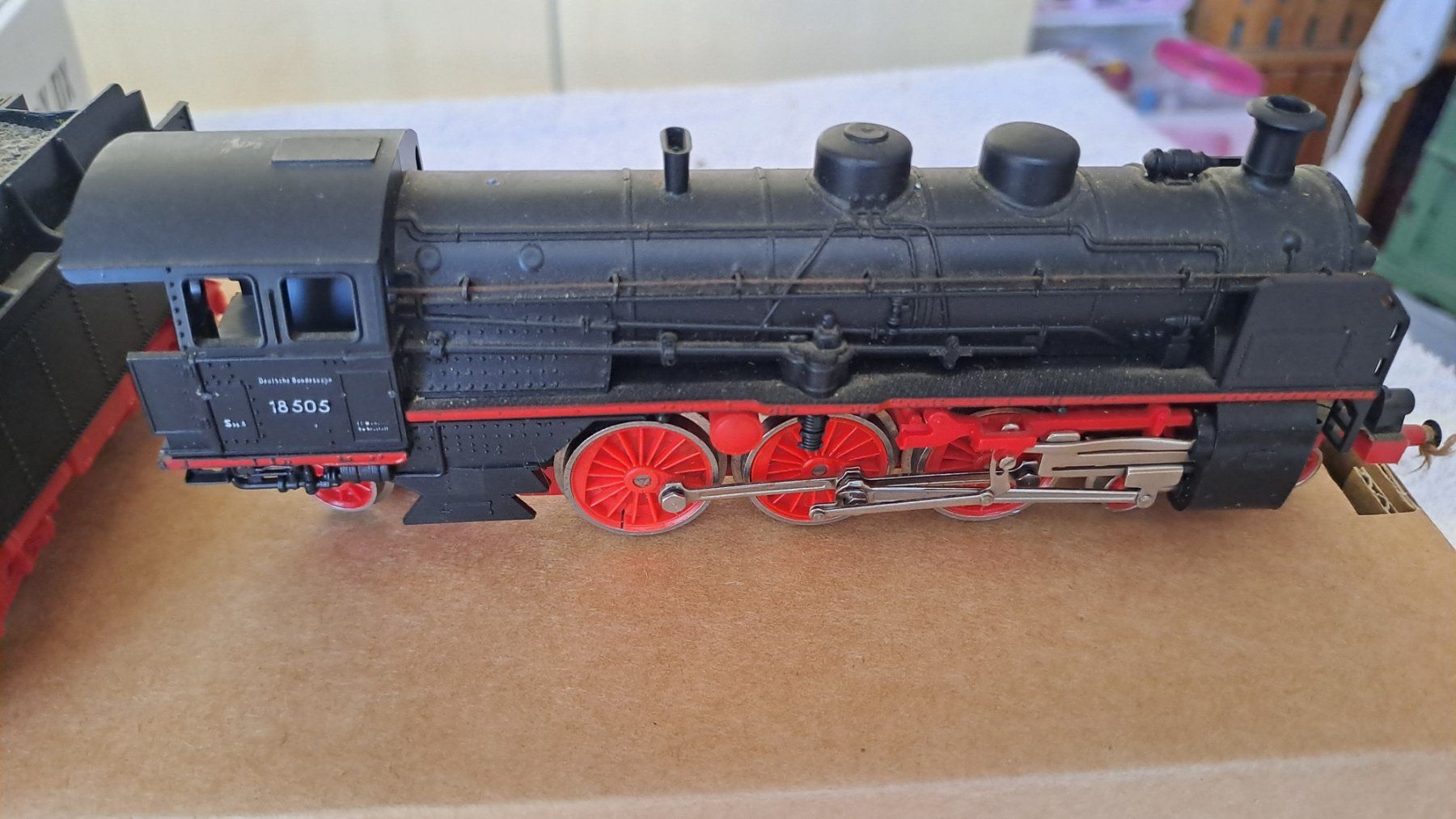 Lima Modellini di ferrovie: Lima Dampflok BR 18 H0 GL/14 – Usato da Winterthur venduto da Riebeli333 3