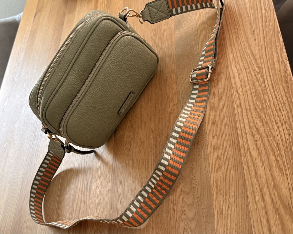 Altro in  Abbigliamento & Accessori: Umhängetasche / Handtasche – Nuovo (secondo la descrizione) da Steg VS venduto da roxyoz 1