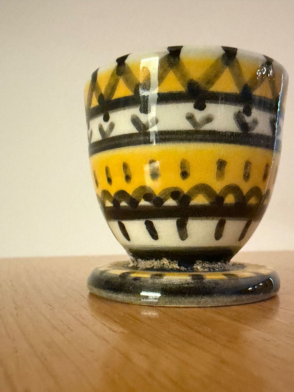 Altre Stoviglie: Handbemalter Keramik Eierbecher – Vintage – Usato da Basel venduto da Rouge. 3