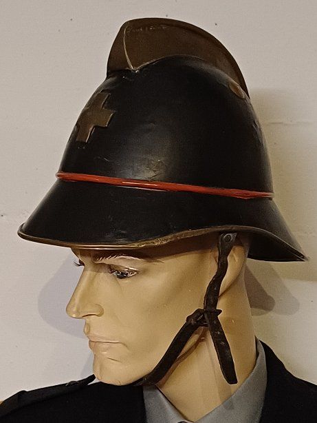 Pompieri: Feuerwehrhelm Schweiz Antik - Schwarz-Messing – Usato da Zürich venduto da FirefighterZH_118 1