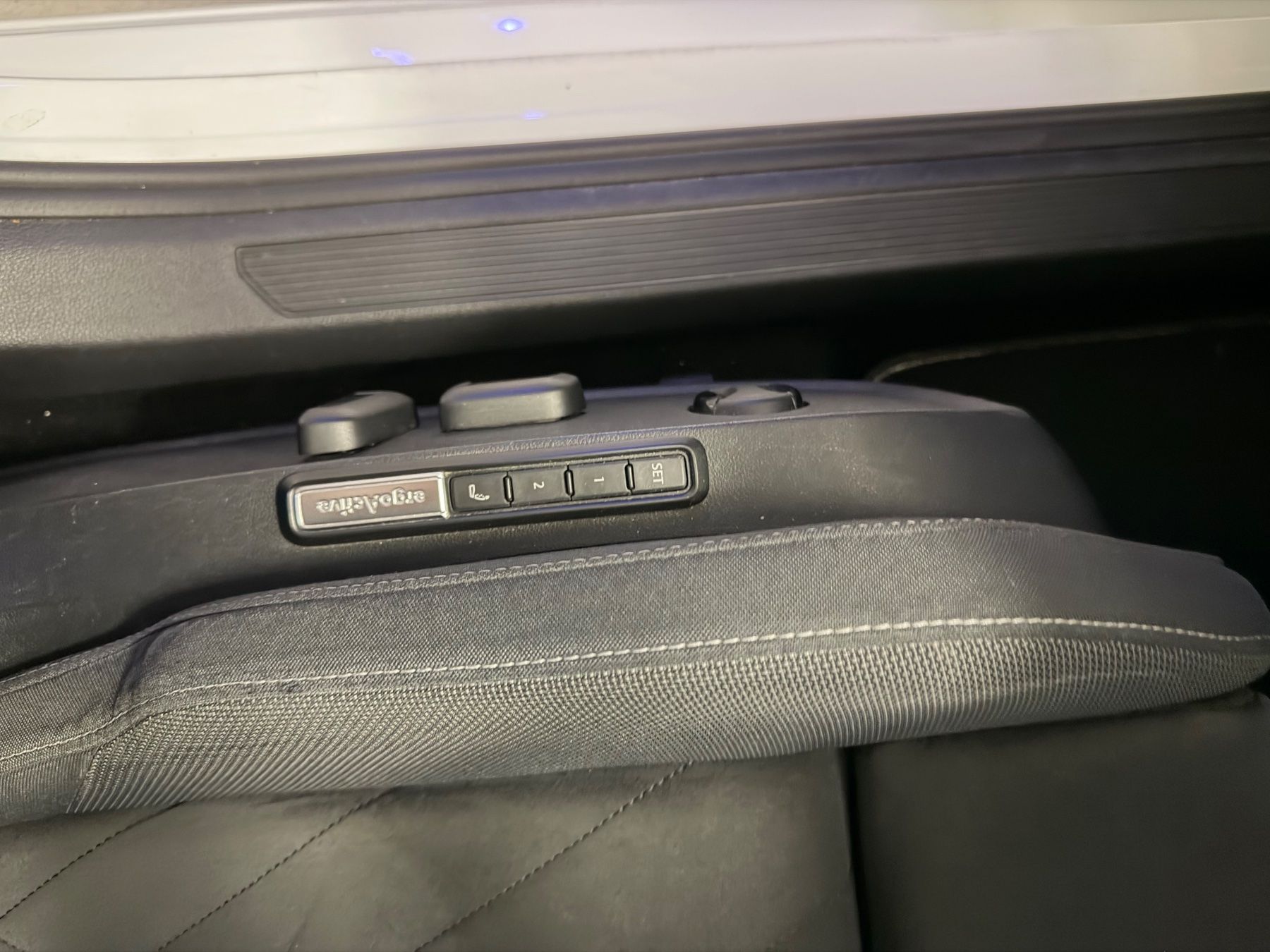 VW Autos: VW Golf 8 1.0 etsi – Gebraucht aus Schönenwerd von pao_l5rq 4