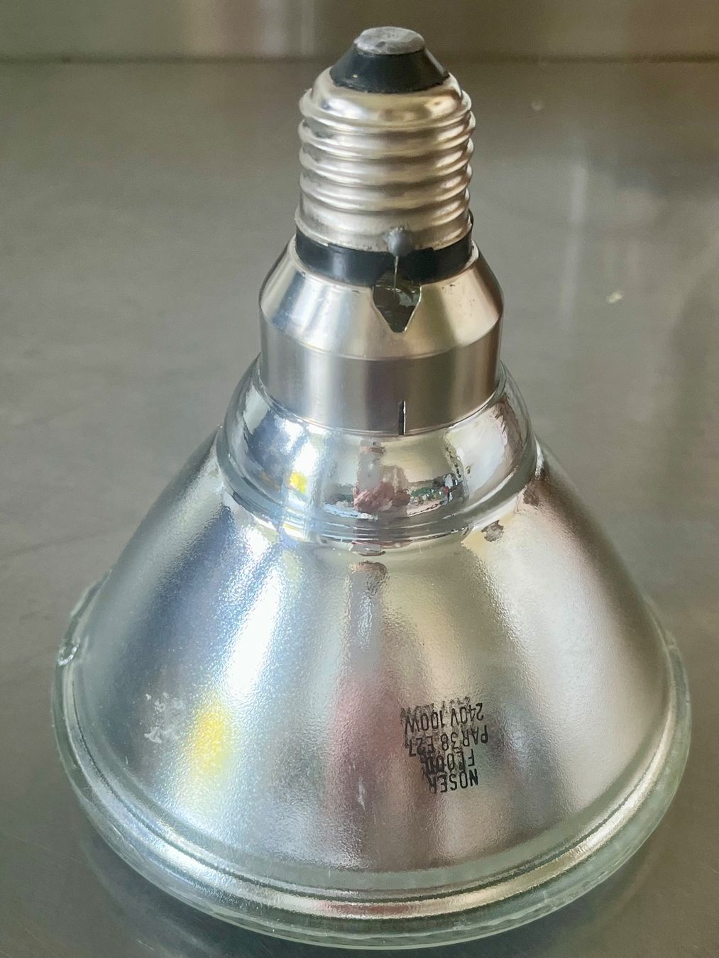 Lampade: HALOGEN PAR38 E27 240V 100W Pressglas Reflektor 13 Stück – Nuovo e nell'imballaggio originale da Adliswil venduto da vette56 1