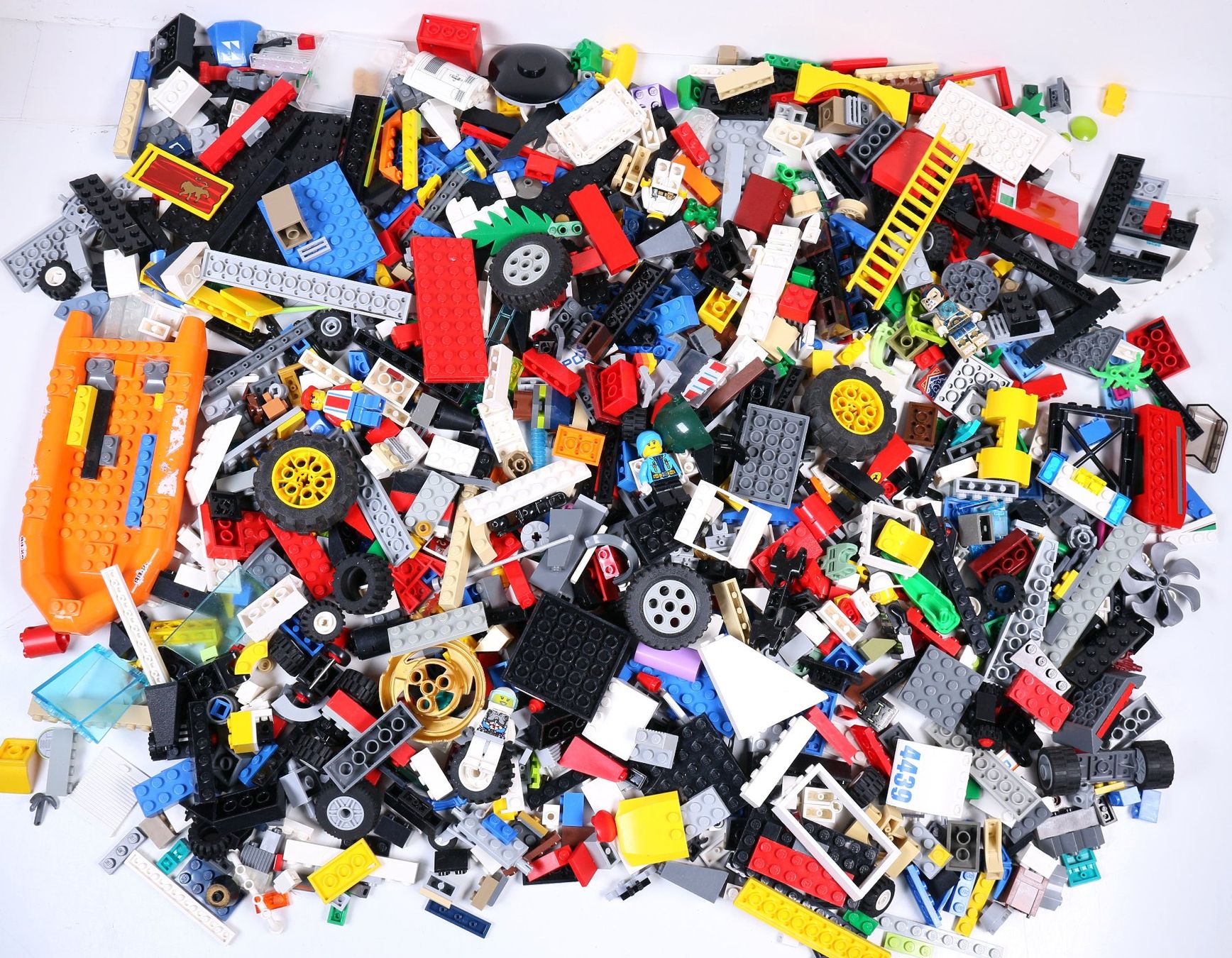 Lego Kit di costruzioni: 1.5 kg. Legoteile mit Minifiguren – Usato da Hettlingen venduto da Scholi99