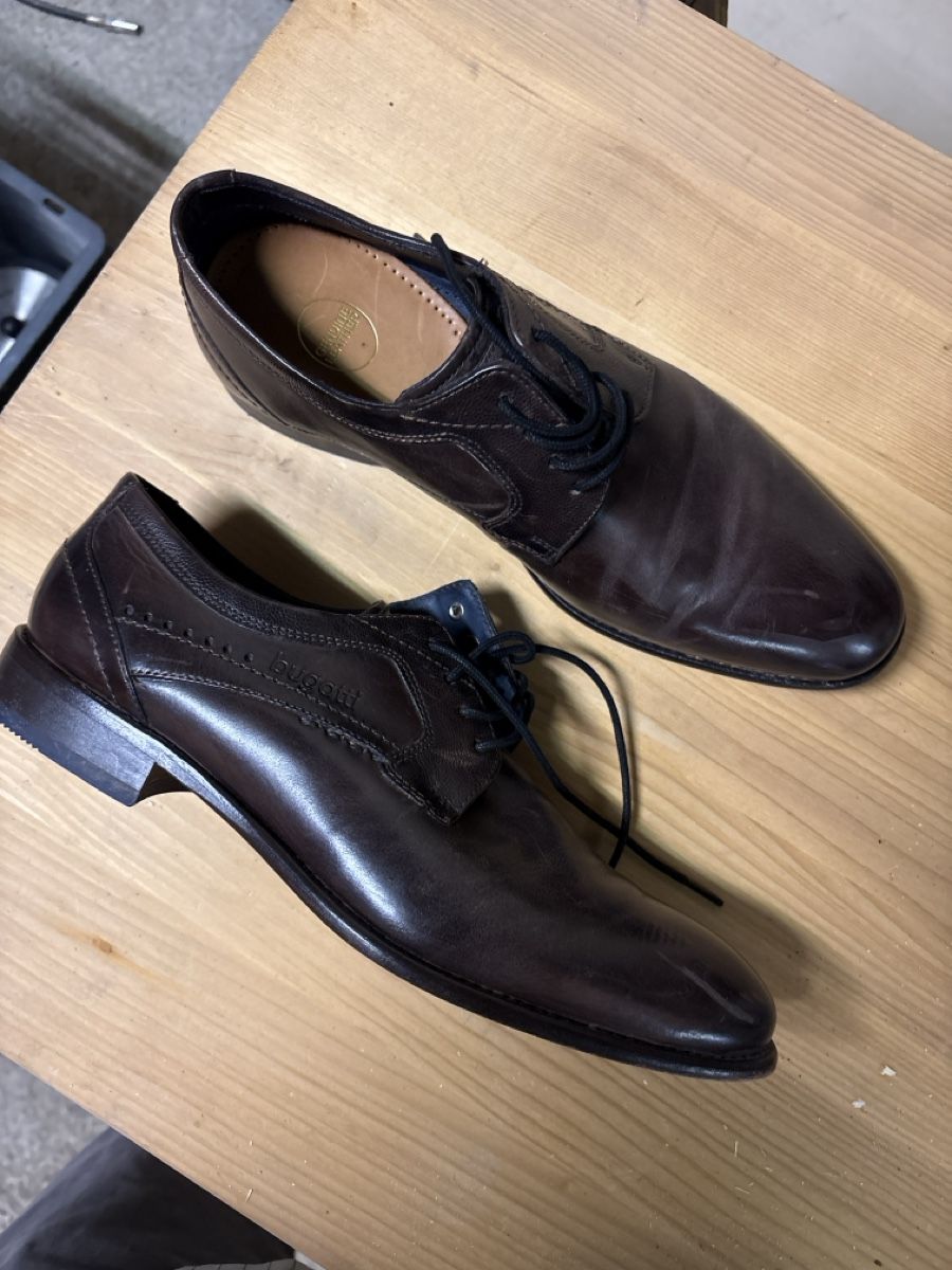 Herrenschuhe: Bugatti schuhe gr 40 – Gebraucht aus Zufikon von ogg_r2jt