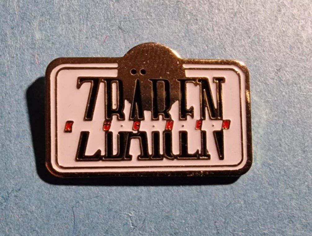 Plaketten & Abzeichen: Pin Zbären Küchen – Gebraucht aus Härkingen von specialshapes