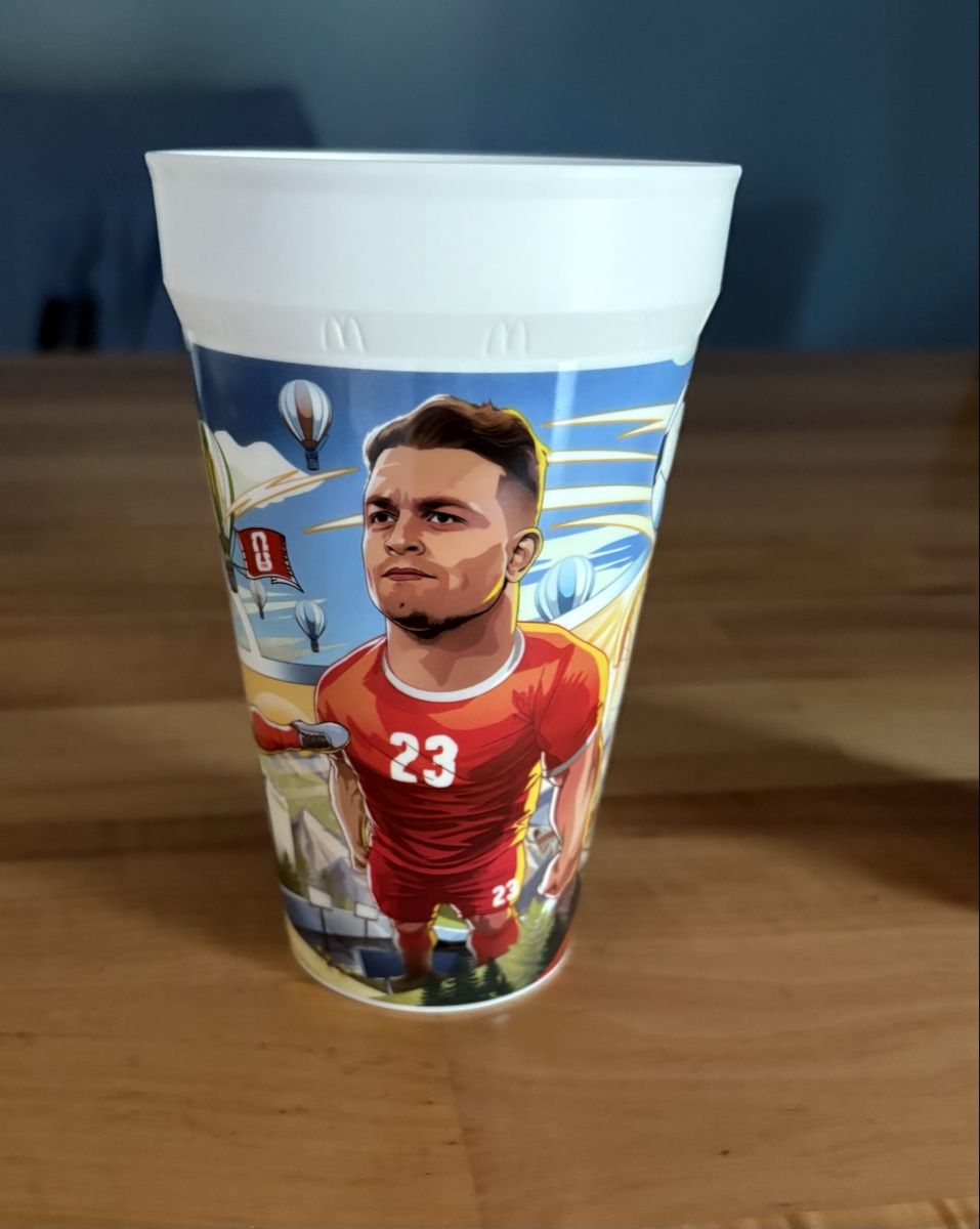 Contenitori & Simili: WM Becher McDonald's Fussball - Shaqiri – Nuovo (secondo la descrizione) da Stilli venduto da dan_9y5z