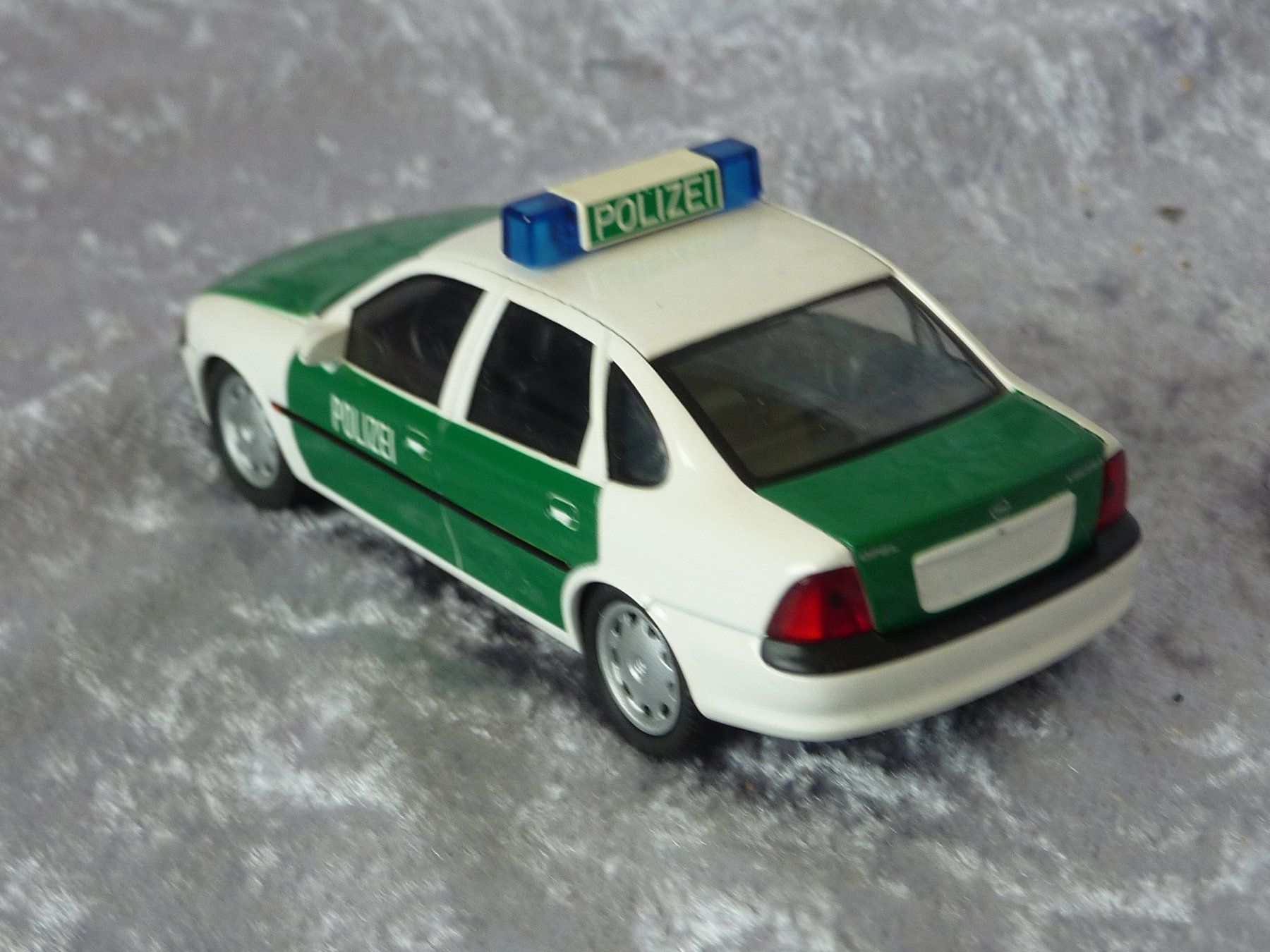 Opel Modellini d'auto: Opel Vectra Polizei 1:43 – Usato da Dürrenäsch venduto da modellautos4you 2