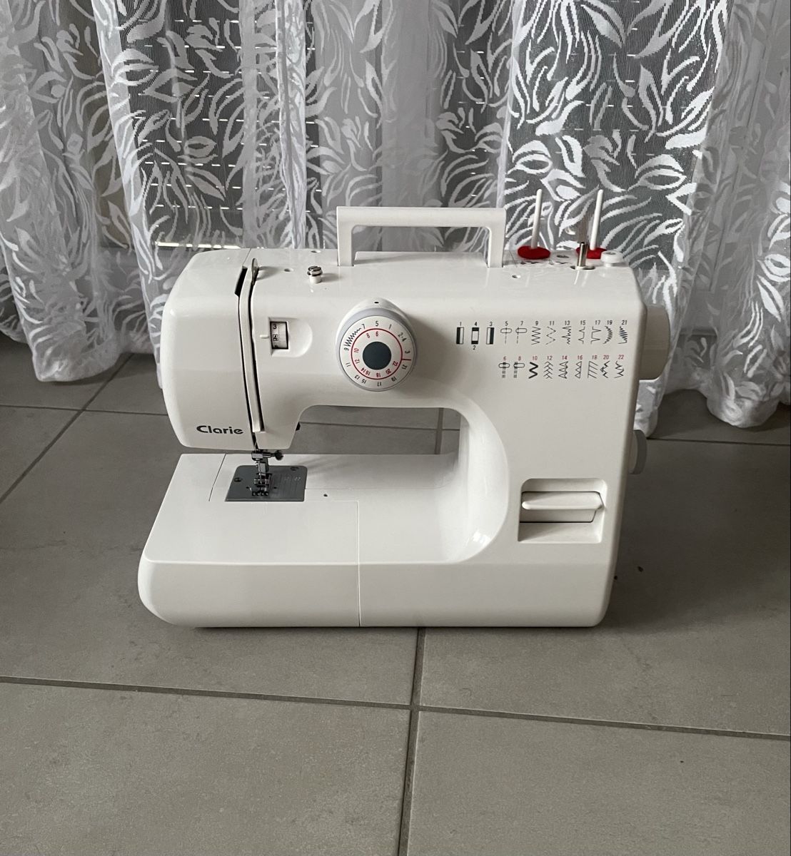 Macchine da cucire: Claire Model 13K Freiarm Nähmaschine – Difettoso da Obergösgen venduto da File75
