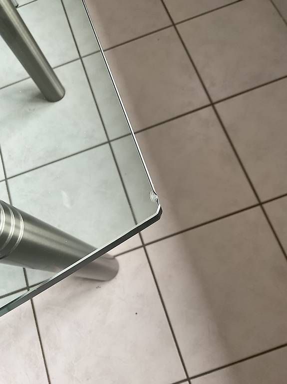 Tische: Esszimmertisch aus Glas – Gebraucht aus Solothurn von huesi78 2
