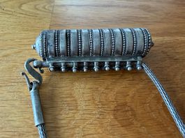 Antikes Nadeletui Chatelaine