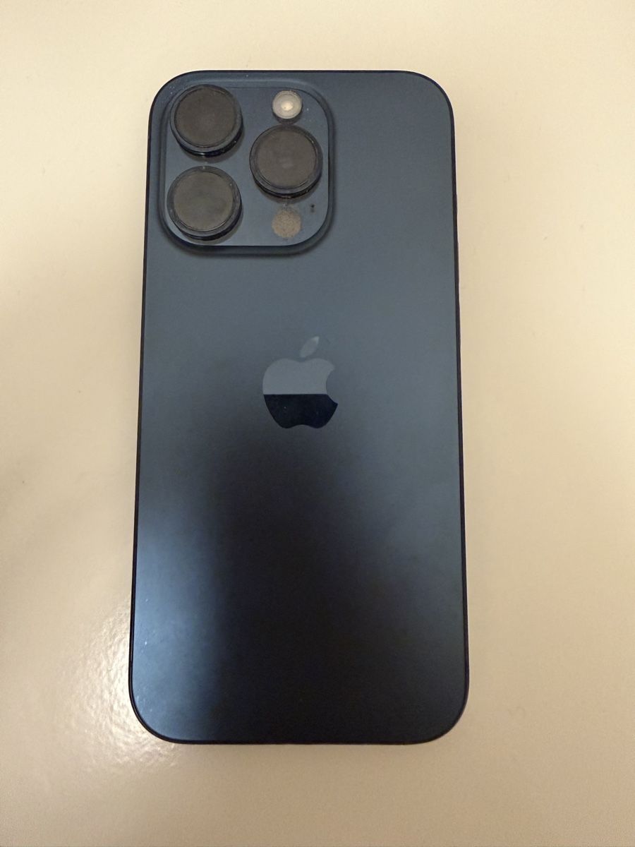 Apple Telefoni cellulari / Smartphones: iPhone 15 pro – Usato da Zürich venduto da ani_gmc7