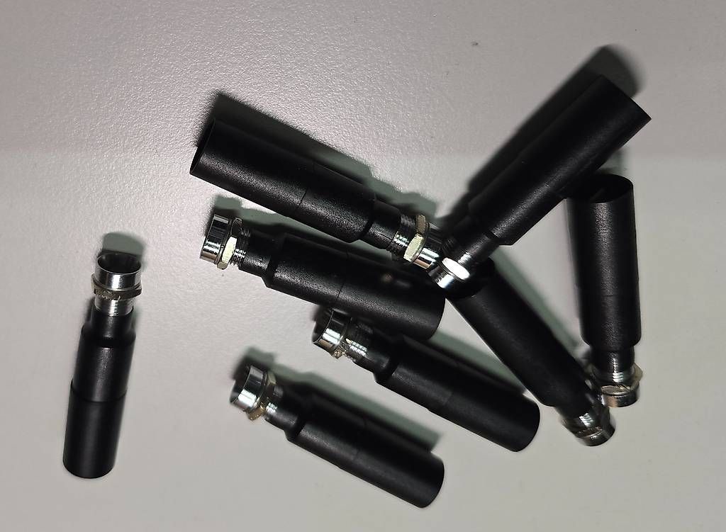 Lampen: 8 x Einbau-LED grün, 230 Volt – Gebraucht aus Steinerberg von Bcsbcs 2