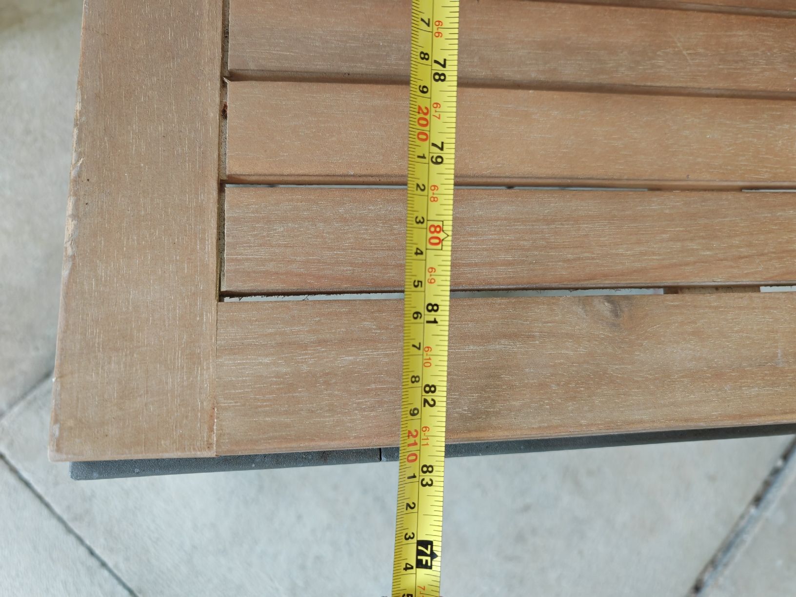 Divani: Garten Lounge mit Beistelltischen grau / Holz – Usato da Rheinsulz venduto da Dred 4