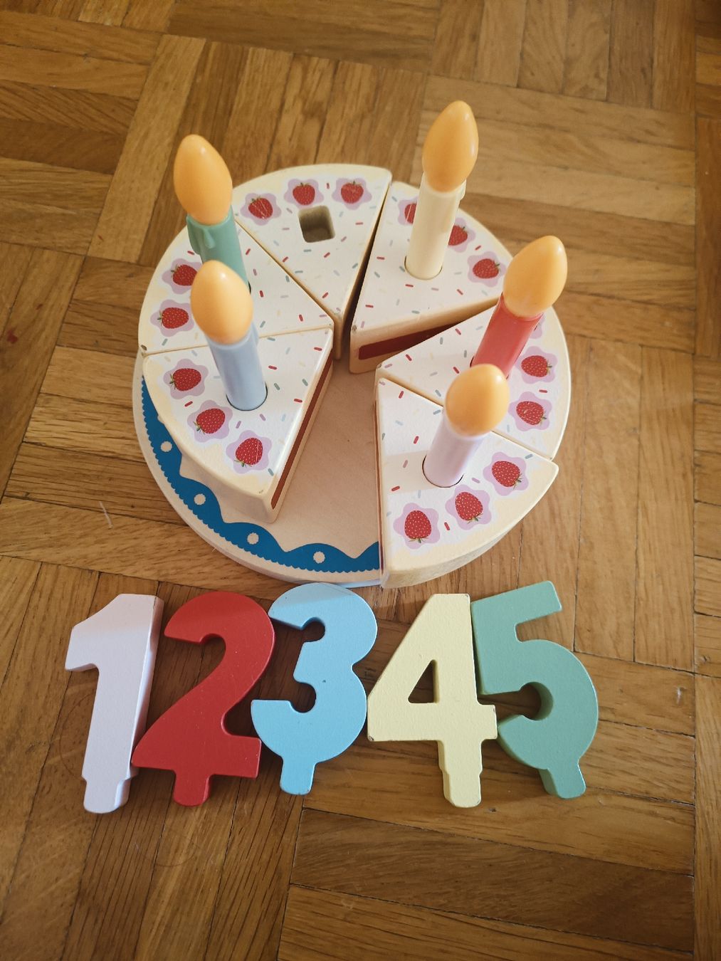 Jouets: Spiel Holzgeburtstagskuchen – D'occasion à Therwil par Lali1921 1
