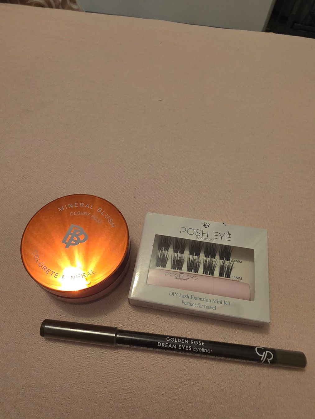 Make-up: Kosmetik Set: Rouge, Wimpern, Eyeliner Neu – Neu und originalverpackt aus Winterthur von pin_lt8l