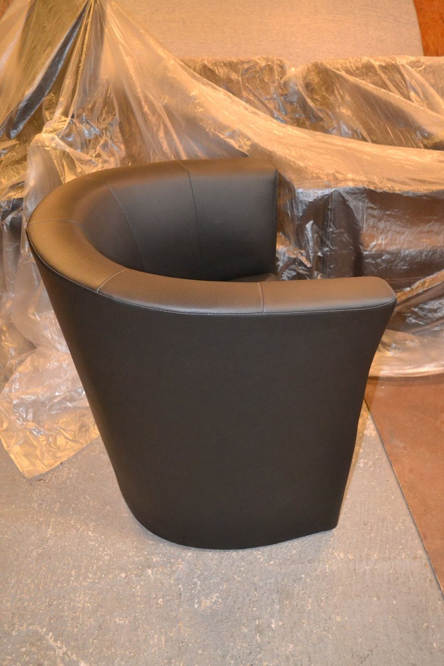Poltrone: Schwarzer Kunstleder-Sessel – Usato da Ebnat-Kappel venduto da Selun34 3