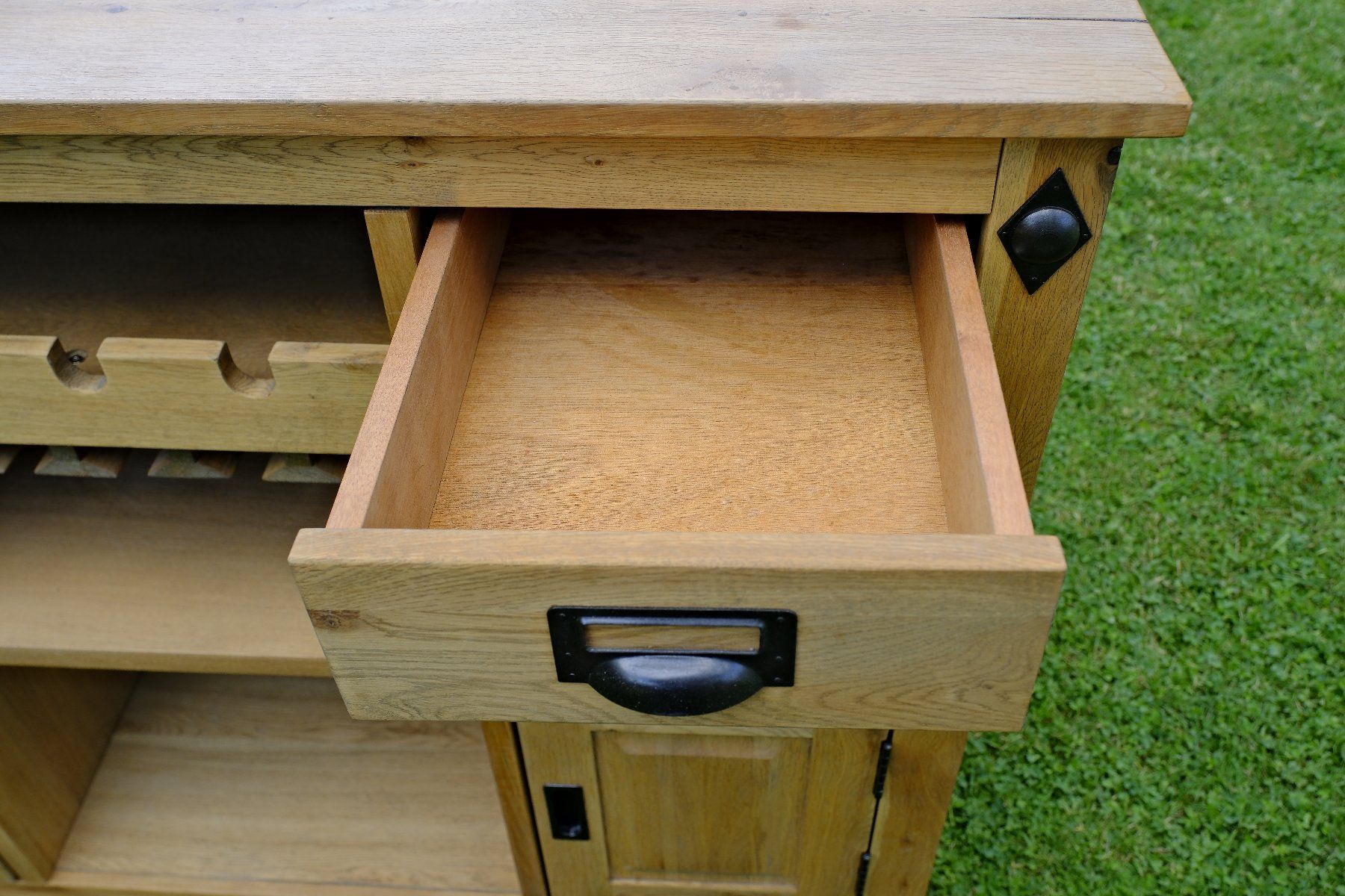 Allestimento di negozi e stand fieristici: Barschrank Eiche Massivholz – Usato da Wittnau venduto da soar-high 4
