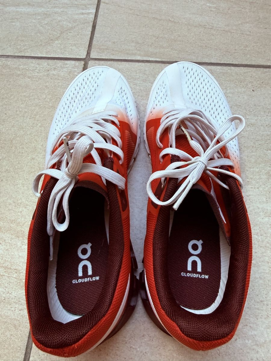 On Damenschuhe: On Cloudflow Laufschuhe Damen Grösse 37 Tokyo – Gebraucht aus Boningen von Tannsebaum 4