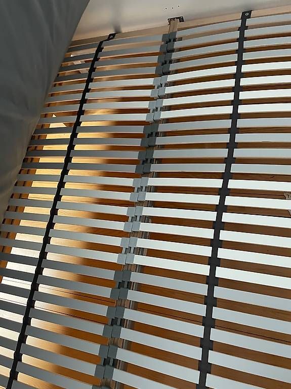Letti: Bett Hemnes mit Lattenrost – Usato da Bern venduto da eva_j5x6 2
