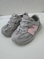 Baskets New Balance pour enfant, gris et rose, 23