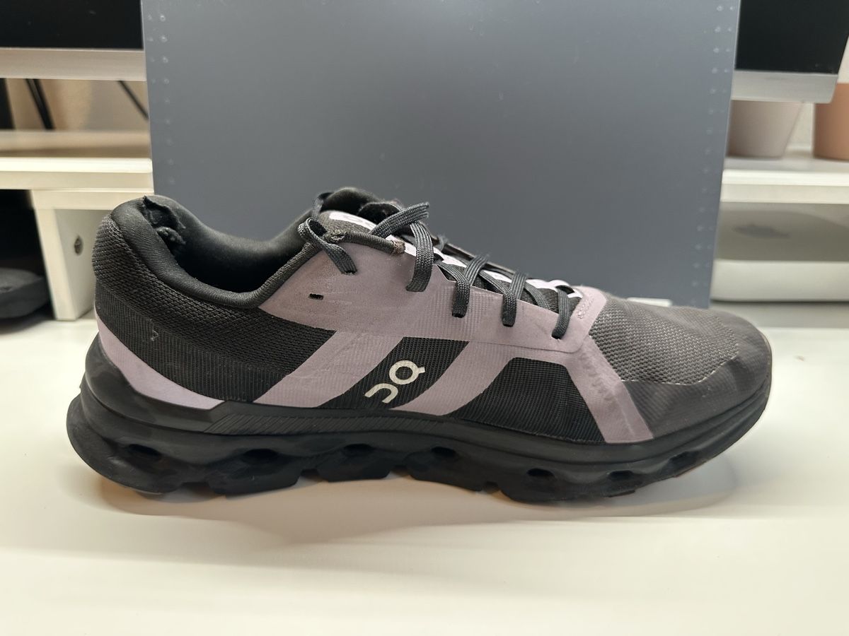 On Scarpe da uomo: On Running Cloudrunner Gr.44 – Usato da Basel venduto da olgarachel 6