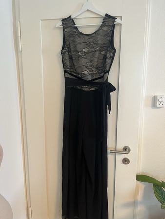 Schöner Jumpsuit mit Spitze, Grösse 36/S
