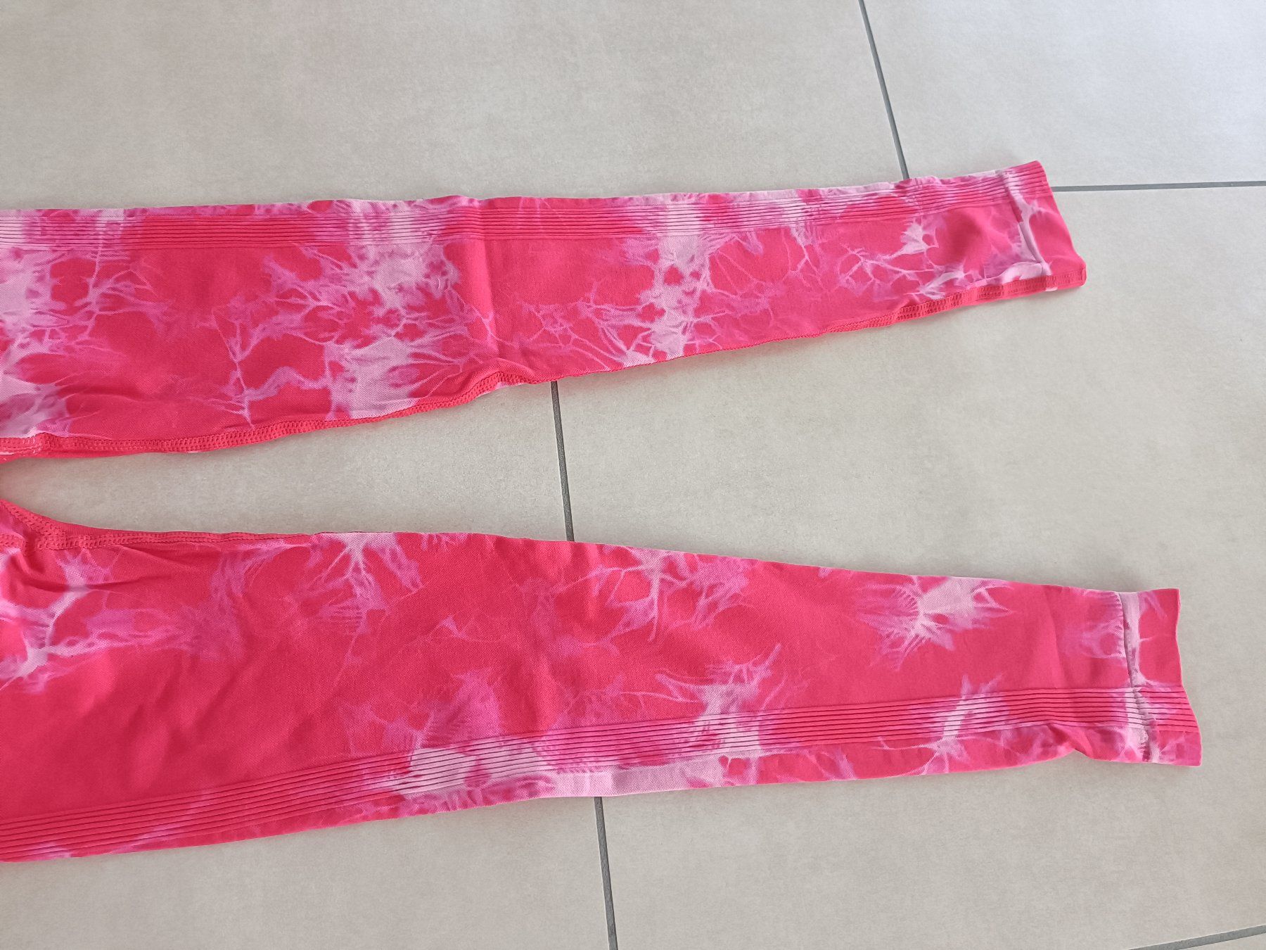 Leggings: Batik Leggings - Grösse M – Nuovo e nell'imballaggio originale da Rickenbach b. Wil venduto da Beautiful.Things 2