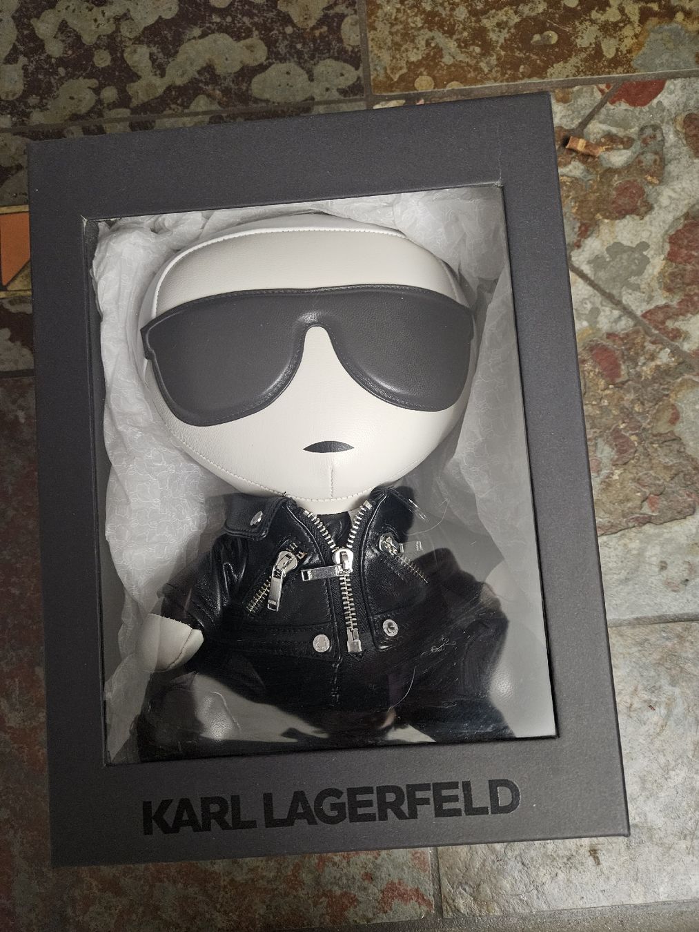 Bambole: Karl Lagerfeld Doll – Nuovo e nell'imballaggio originale da Aesch ZH venduto da sam_92dd