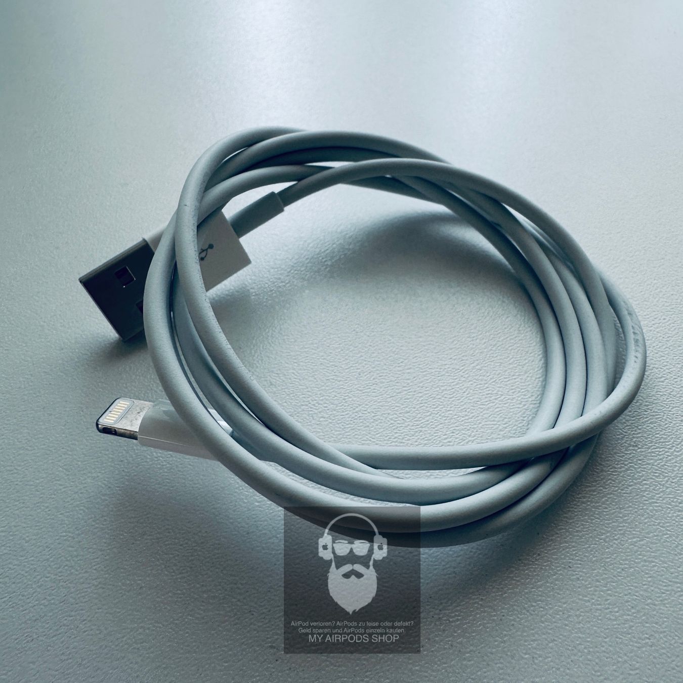 Apple Kabel: Original Apple Lightning auf USB-A Kabel 1M Fabrikneu – Neu (gemäss Beschreibung) aus Basel von MY.AIRPODS.SHOP 5
