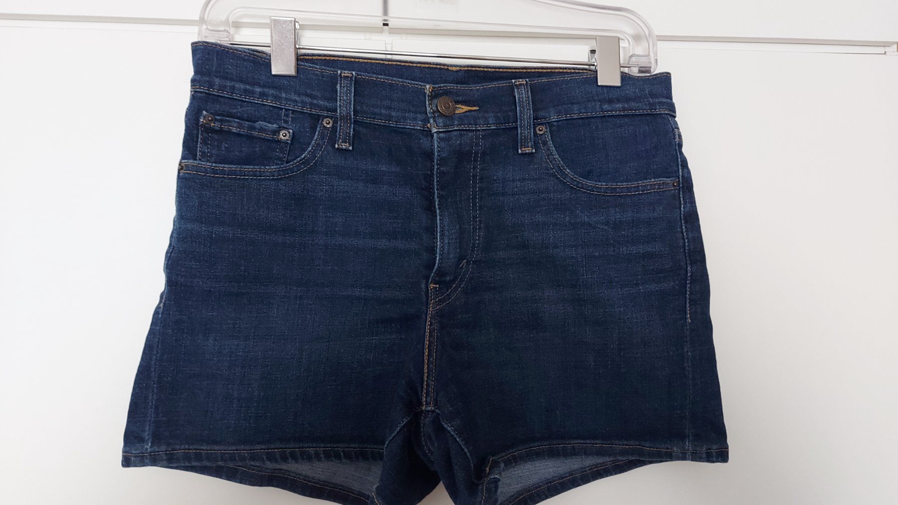 Levi's Jeans: LEWIS JEANS SHORTS – D'occasion à langenthal par rundholz7