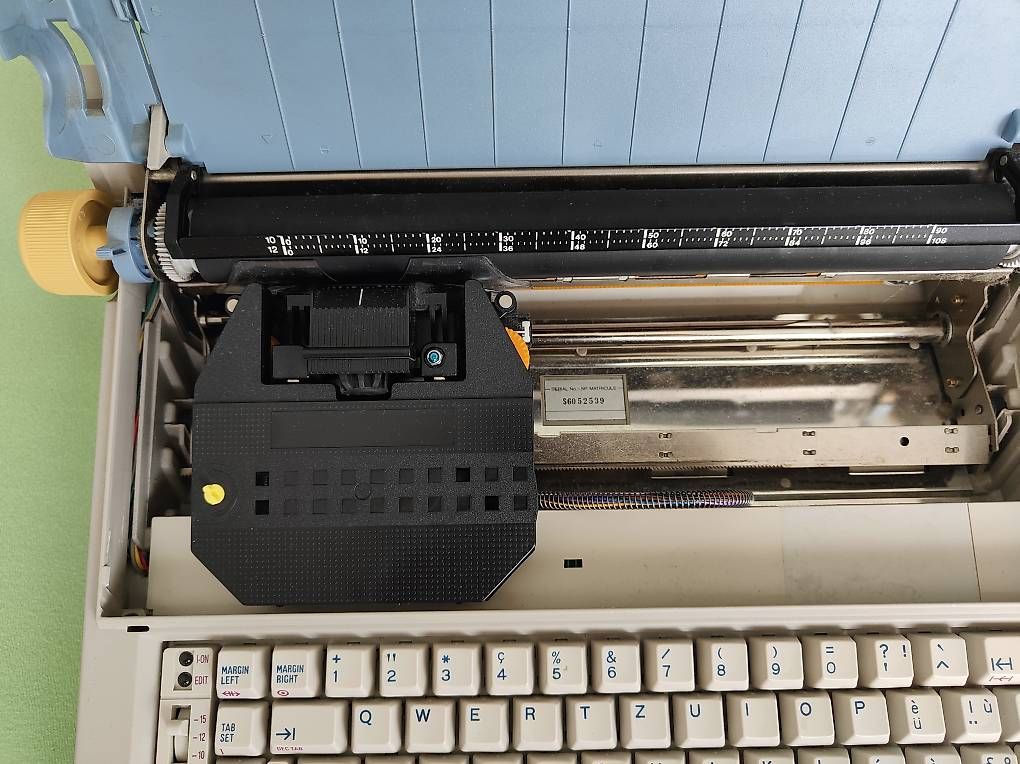 Olivetti Macchine da scrivere: Elektronische Schreibmaschine – Usato da Alberswil venduto da Enzian110 1