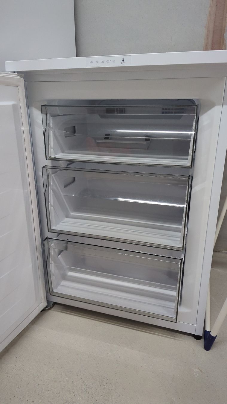 Electrolux Congélateurs: Elektrolux Gefrierschrank  – D'occasion à Veltheim AG par Sandro68