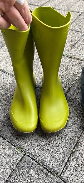 Scarpe per ragazzi: Gummistiefel Grösse 33 und 34 – Usato da Kastanienbaum venduto da pet_57dn 1