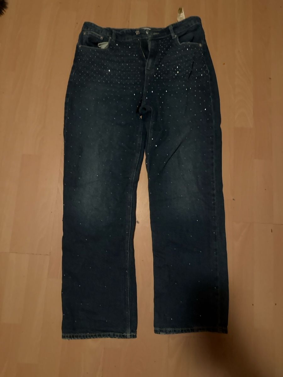 Jeans: Jeans mit Strasssteinen Grösse 42 – Usato da Widnau venduto da muh_j6km