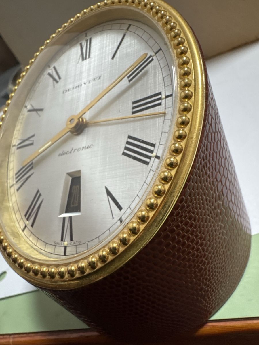 Pendules & Horloges murales: Derbyvee table clock electronic brown leather case silver di – D'occasion à La Chaux-de-Fonds par lida2005 1