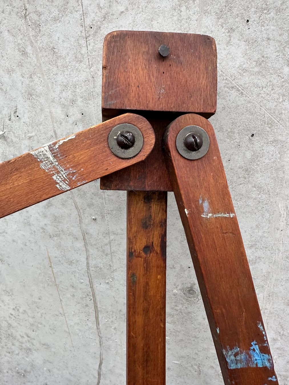 Chevalets: Antikes Stativ mir toller Patina, Staffelei oder Socklel usw – D'occasion à Laufenburg par industrial-silence 6