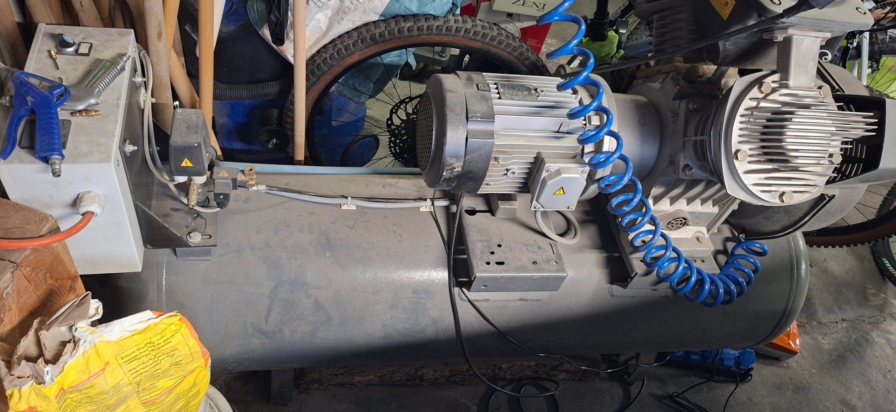 Atlas Copco Compressori: Atlas Copco Kompressor LF 5 – Usato da Domat Ems venduto da Gaar0 2