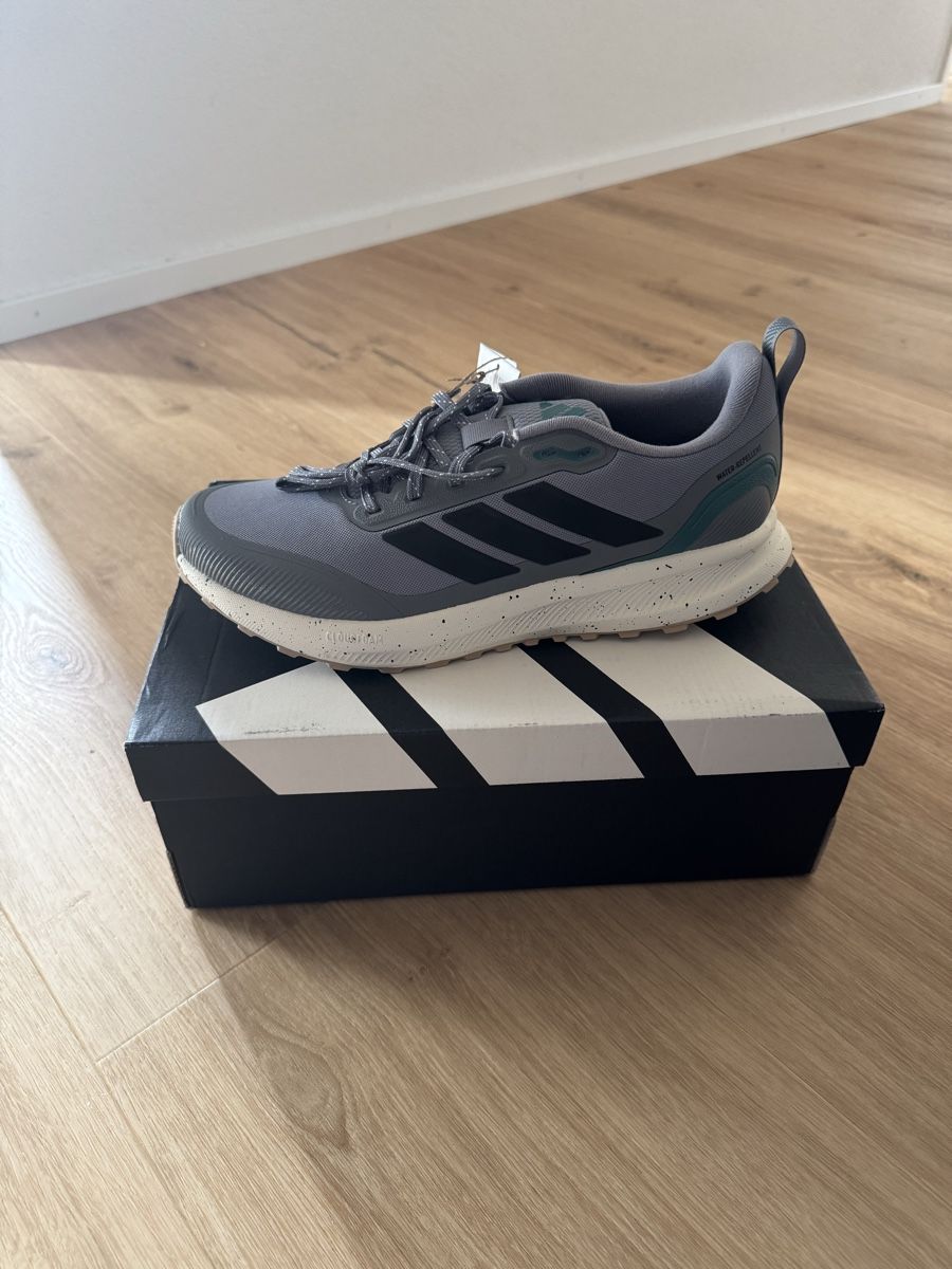 Scarpe da uomo: RUNFALCON 5 TR- Adidas Nr.43 – Nuovo e nell'imballaggio originale da Einsiedeln venduto da Nadine_Nadine